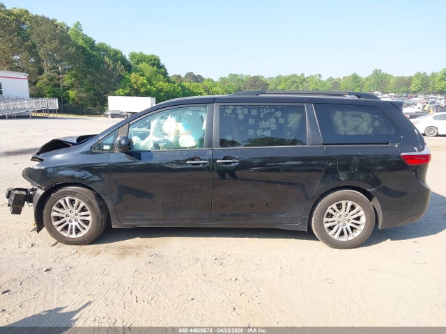 5TDYK3DC5FS531350 Toyota Sienna Xle Premium 8 Passenger