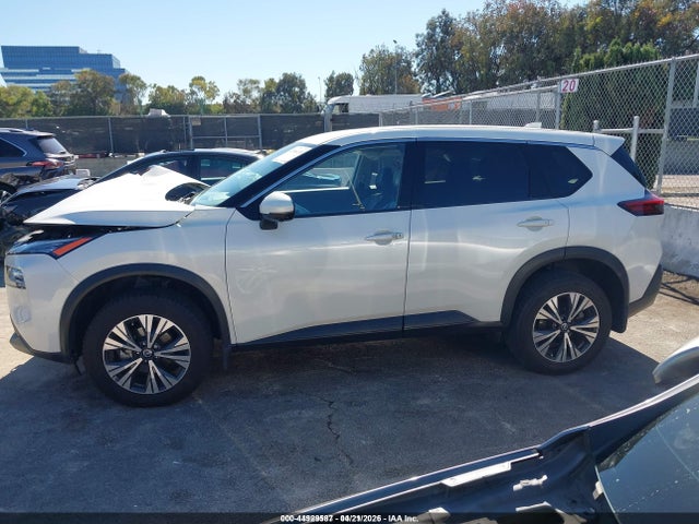 JN8AT3BA8MW004971 Nissan Rogue Sv Fwd