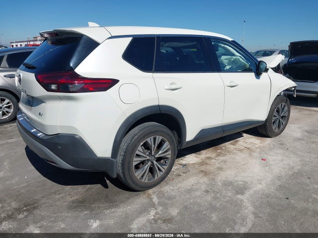 JN8AT3BA8MW004971 Nissan Rogue Sv Fwd