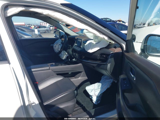 JN8AT3BA8MW004971 Nissan Rogue Sv Fwd