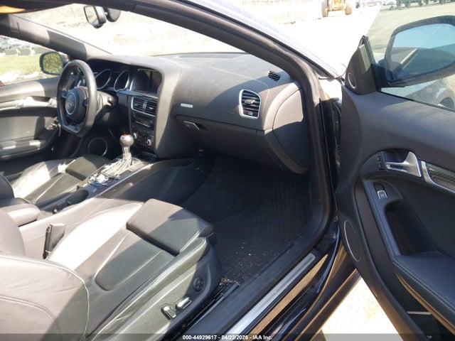 44929617 :رقم المزاد ، WUAC6AFRXEA900156 vin ، 2014 Audi Rs 5 4.2 مزاد بيع