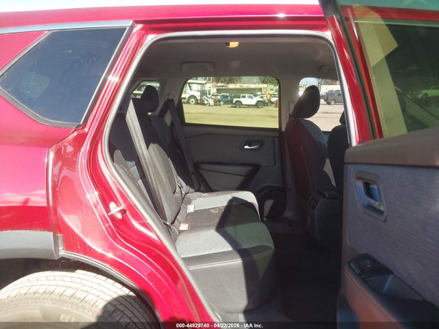 JN8BT3BA6PW012799 Nissan Rogue Sv Fwd