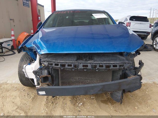 44929758 :رقم المزاد ، 5NPD74LF5HH174939 vin ، 2017 Hyundai Elantra Se مزاد بيع