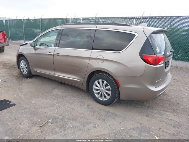 44929764 :رقم المزاد ، 2C4RC1BG9HR540091 vin ، 2017 Chrysler Pacifica Touring-l مزاد بيع