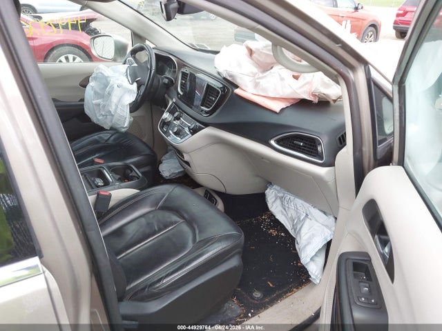 44929764 :رقم المزاد ، 2C4RC1BG9HR540091 vin ، 2017 Chrysler Pacifica Touring-l مزاد بيع