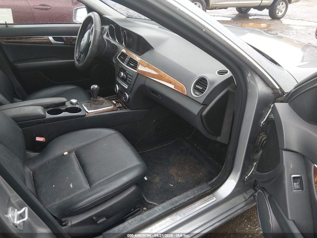 44929794 :رقم المزاد ، WDDGF8BBXCR198229 vin ، 2012 Mercedes-benz C 300 Luxury 4matic مزاد بيع