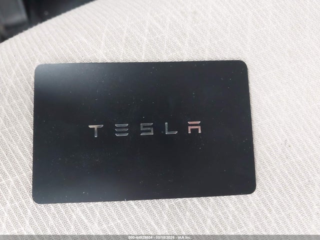 2024 Tesla Model Y Long Range Dual Motor All-wheel Drive მანქანა იყიდება აუქციონზე, vin: 7SAYGDEE7RA299673, აუქციონის ნომერი: 44929804