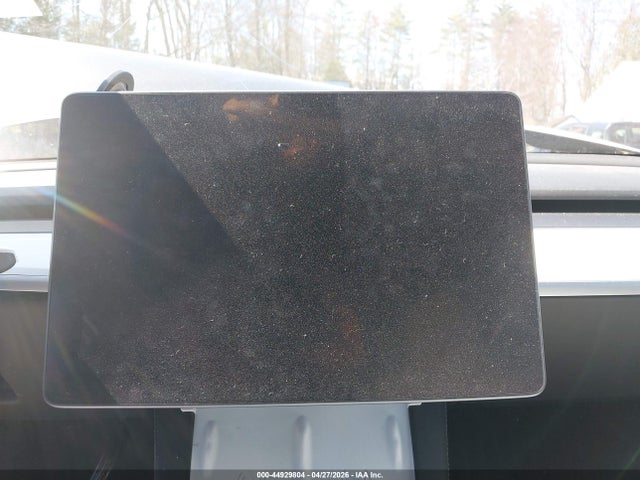 2024 Tesla Model Y Long Range Dual Motor All-wheel Drive მანქანა იყიდება აუქციონზე, vin: 7SAYGDEE7RA299673, აუქციონის ნომერი: 44929804
