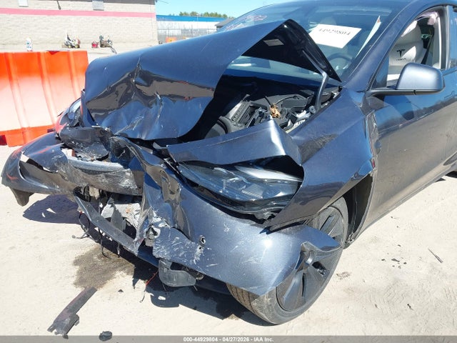 2024 Tesla Model Y Long Range Dual Motor All-wheel Drive მანქანა იყიდება აუქციონზე, vin: 7SAYGDEE7RA299673, აუქციონის ნომერი: 44929804