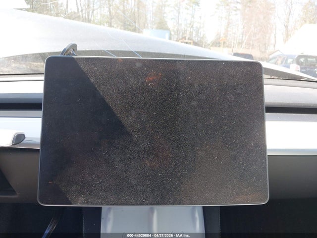 2024 Tesla Model Y Long Range Dual Motor All-wheel Drive მანქანა იყიდება აუქციონზე, vin: 7SAYGDEE7RA299673, აუქციონის ნომერი: 44929804