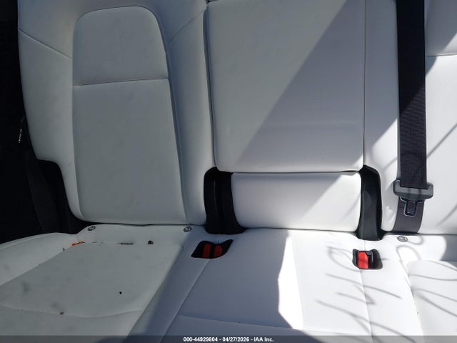 2024 Tesla Model Y Long Range Dual Motor All-wheel Drive მანქანა იყიდება აუქციონზე, vin: 7SAYGDEE7RA299673, აუქციონის ნომერი: 44929804