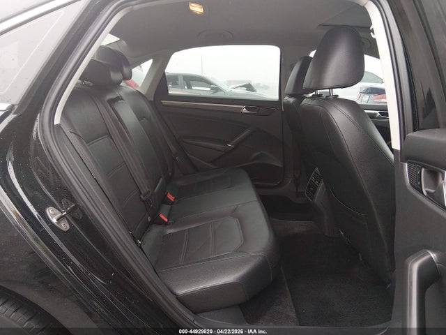 44929820 :رقم المزاد ، 1VWBS7A3XGC052794 vin ، 2016 Volkswagen Passat 1.8t Se مزاد بيع