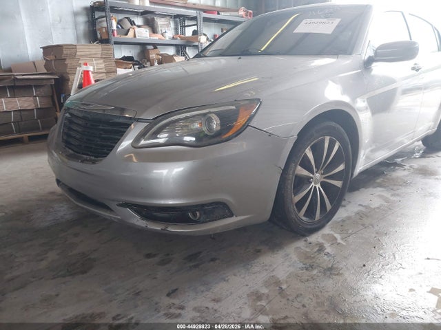 Продажа на аукционе авто 2013 Chrysler 200 Touring, vin: 1C3CCBBG4DN716889, номер лота: 44929823