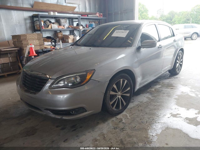 Продажа на аукционе авто 2013 Chrysler 200 Touring, vin: 1C3CCBBG4DN716889, номер лота: 44929823