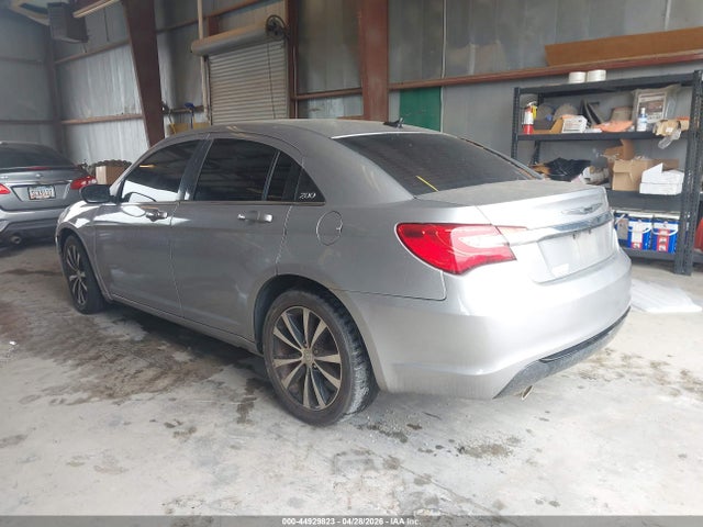 Продажа на аукционе авто 2013 Chrysler 200 Touring, vin: 1C3CCBBG4DN716889, номер лота: 44929823