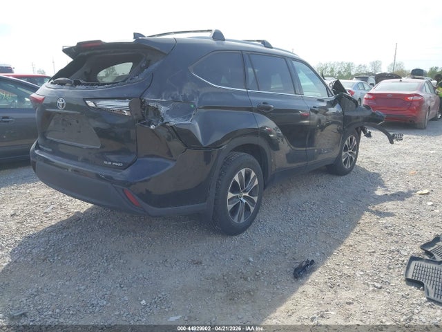 2022 Toyota Highlander Xle მანქანა იყიდება აუქციონზე, vin: 5TDHZRBHXNS587599, აუქციონის ნომერი: 44929902