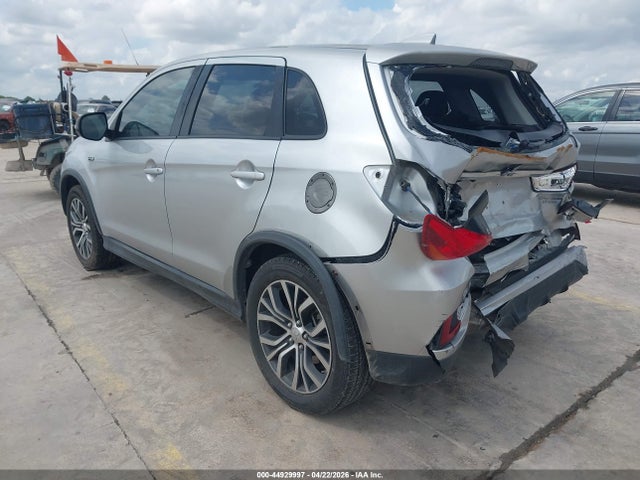 44929997 :رقم المزاد ، JA4AP3AU9JU005205 vin ، 2018 Mitsubishi Outlander Sport 2.0 Le مزاد بيع