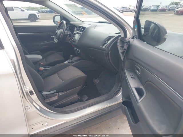 44929997 :رقم المزاد ، JA4AP3AU9JU005205 vin ، 2018 Mitsubishi Outlander Sport 2.0 Le مزاد بيع