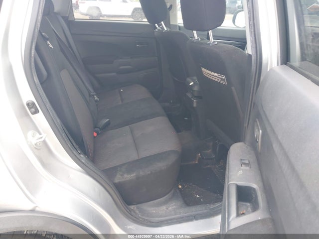 44929997 :رقم المزاد ، JA4AP3AU9JU005205 vin ، 2018 Mitsubishi Outlander Sport 2.0 Le مزاد بيع