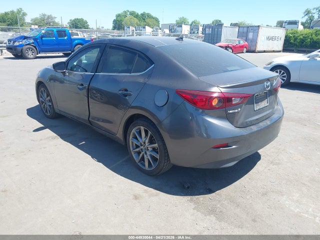 Продаж на аукціоні авто 2018 Mazda Mazda3 Touring, vin: 3MZBN1V34JM187239, номер лоту: 44930044