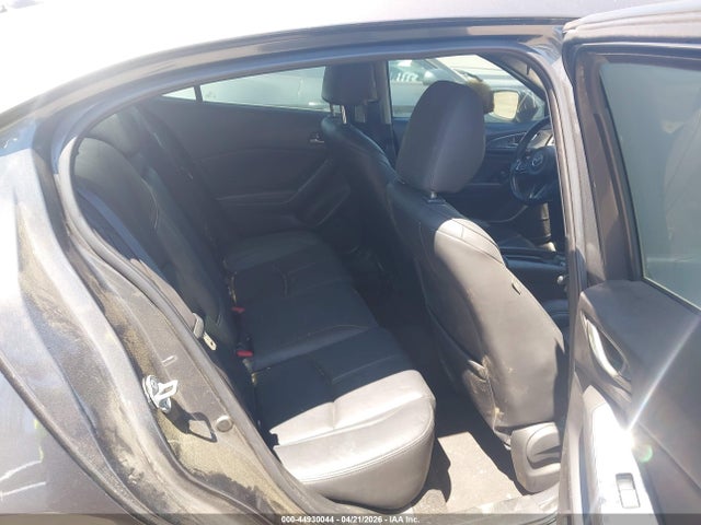 Продаж на аукціоні авто 2018 Mazda Mazda3 Touring, vin: 3MZBN1V34JM187239, номер лоту: 44930044