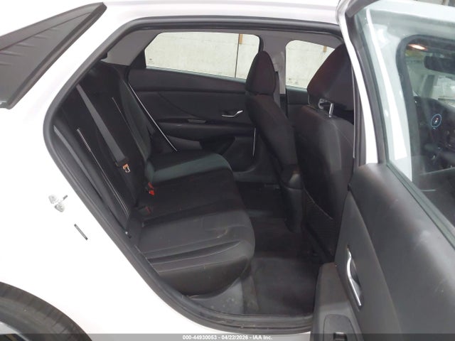5NPLN4AG6NH055807 Hyundai ELANTRA SEL