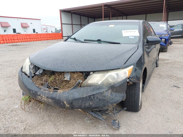 44930211 :رقم المزاد ، 4T1BF1FK9EU867429 vin ، 2014 Toyota Camry Se مزاد بيع