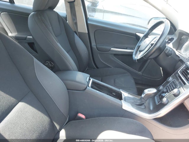 2013 Volvo S60 T5 მანქანა იყიდება აუქციონზე, vin: YV1612FS8D2233592, აუქციონის ნომერი: 44930269