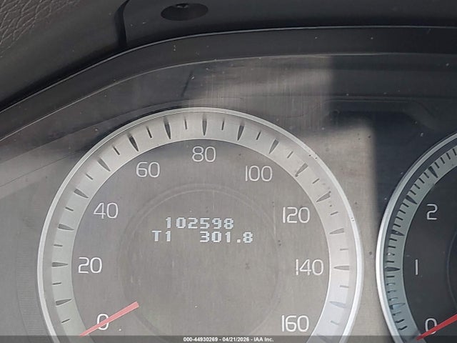 2013 Volvo S60 T5 მანქანა იყიდება აუქციონზე, vin: YV1612FS8D2233592, აუქციონის ნომერი: 44930269