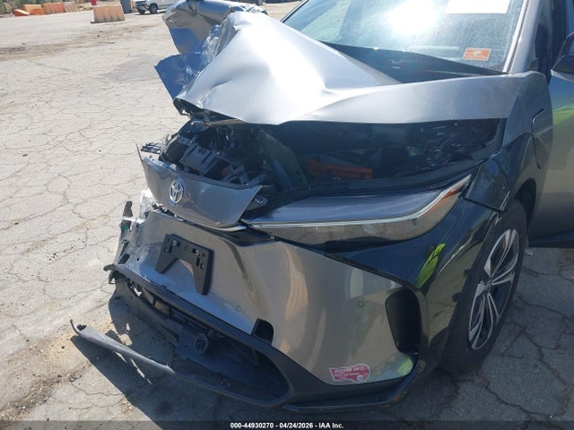 Toyota BZ4X XLE 2024 JTMAAAAA2RA033524 Image 12
