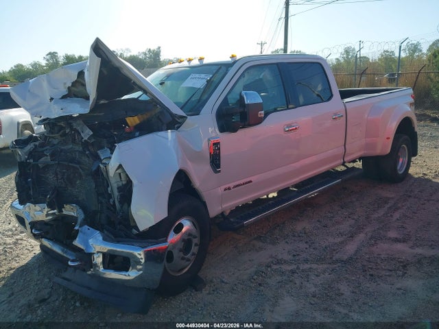 1FT8W3DTXJEC52124 Ford F-350 Lariat