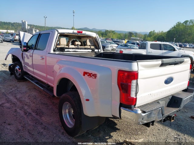 1FT8W3DTXJEC52124 Ford F-350 Lariat