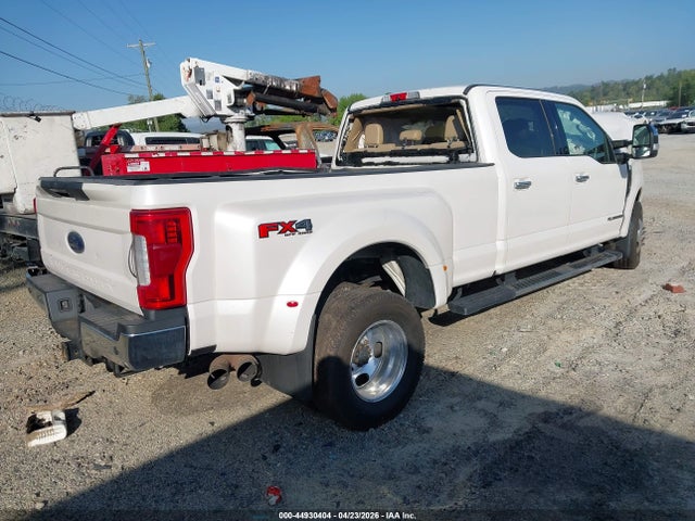 1FT8W3DTXJEC52124 Ford F-350 Lariat
