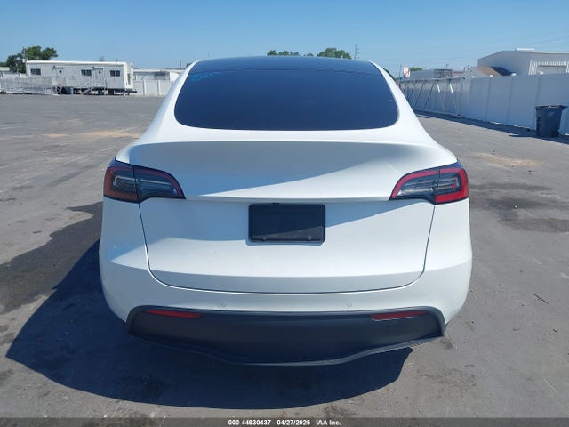 Продаж на аукціоні авто 2021 Tesla Model Y Standard Range Rear-wheel Drive, vin: 5YJYGDED2MF174998, номер лоту: 44930437