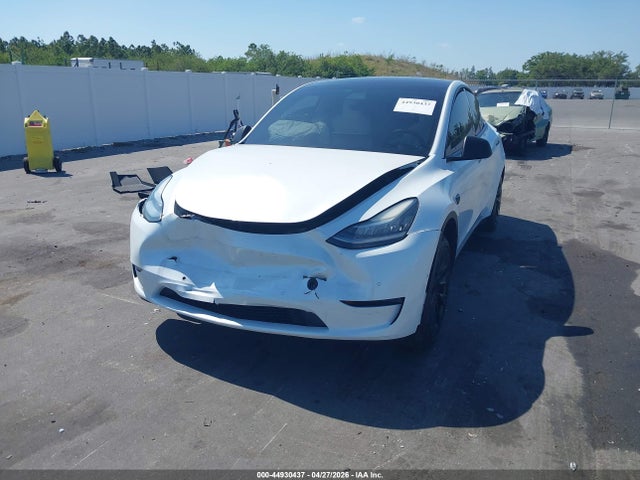 Продаж на аукціоні авто 2021 Tesla Model Y Standard Range Rear-wheel Drive, vin: 5YJYGDED2MF174998, номер лоту: 44930437
