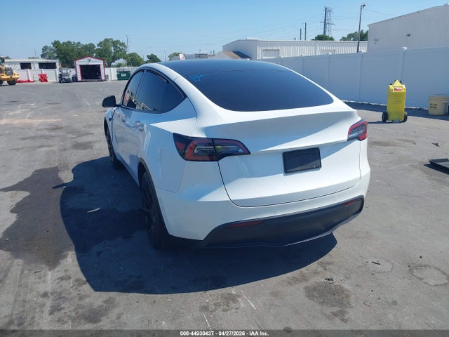 Продаж на аукціоні авто 2021 Tesla Model Y Standard Range Rear-wheel Drive, vin: 5YJYGDED2MF174998, номер лоту: 44930437