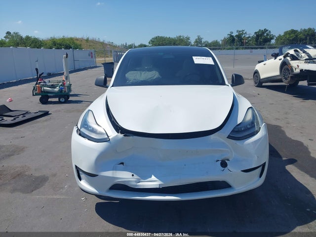 Продаж на аукціоні авто 2021 Tesla Model Y Standard Range Rear-wheel Drive, vin: 5YJYGDED2MF174998, номер лоту: 44930437