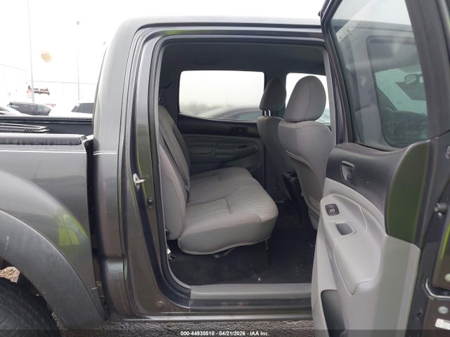 44930510 :رقم المزاد ، 3TMLU4EN3EM156180 vin ، 2014 Toyota Tacoma Base V6 مزاد بيع