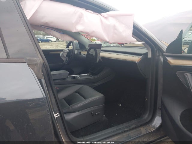 Продаж на аукціоні авто 2023 Tesla Model Y Awd/long Range Dual Motor All-wheel Drive, vin: 7SAYGDEE9PA029907, номер лоту: 44930591