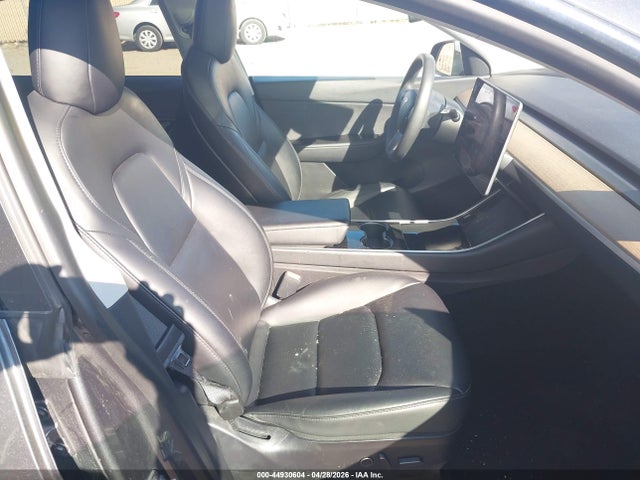 44930604 :رقم المزاد ، 5YJYGDEF2MF071968 vin ، 2021 Tesla Model Y Performance Dual Motor All-wheel Drive مزاد بيع