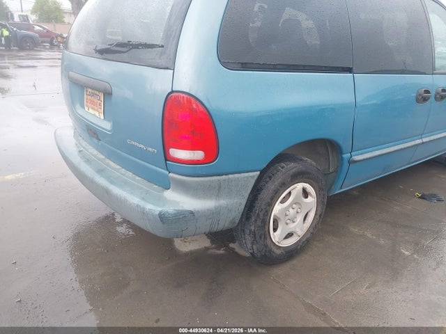 44930624 :رقم المزاد ، 2B4FP25B5WR705934 vin ، 1998 Dodge Caravan مزاد بيع