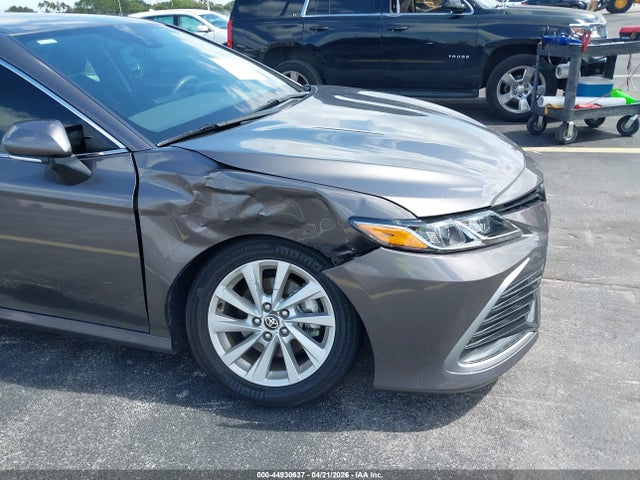 44930637 :رقم المزاد ، 4T1C11AK9RU856317 vin ، 2024 Toyota Camry Le مزاد بيع