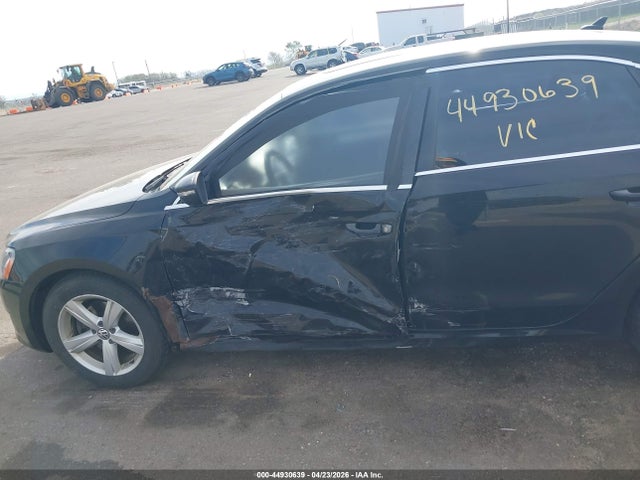 44930639 :رقم المزاد ، 1VWBH7A34CC052380 vin ، 2012 Volkswagen Passat 2.5l Se مزاد بيع