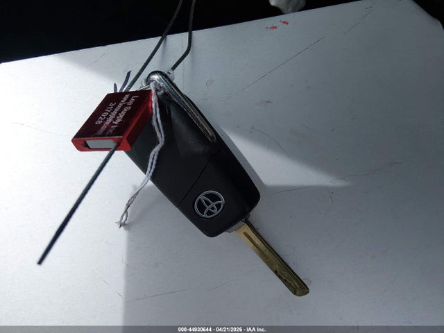 5YFEPMAE2MP232548 Toyota COROLLA LE