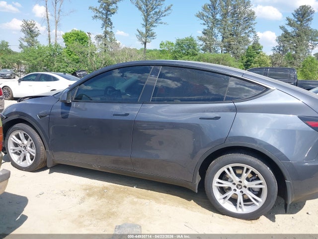 Продажа на аукционе авто 2024 Tesla Model Y Long Range Dual Motor All-wheel Drive, vin: 7SAYGDEE5RA217441, номер лота: 44930714
