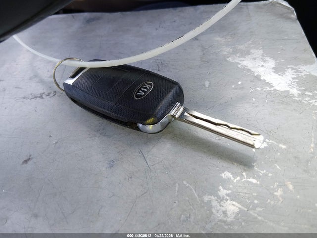 KIA Optima Lx 2015 KNAGM4A70F5589257 Image 11