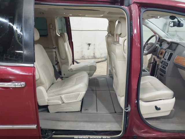 Продажа на аукционе авто 2010 Chrysler Town & Country New Limited, vin: 2A4RR7DX7AR392327, номер лота: 44930834