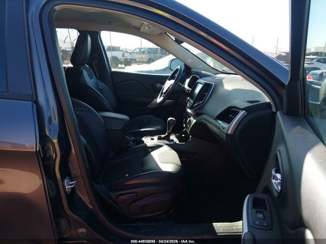 2018 Jeep Cherokee Trailhawk 4x4 მანქანა იყიდება აუქციონზე, vin: 1C4PJMBB1JD561318, აუქციონის ნომერი: 44930898
