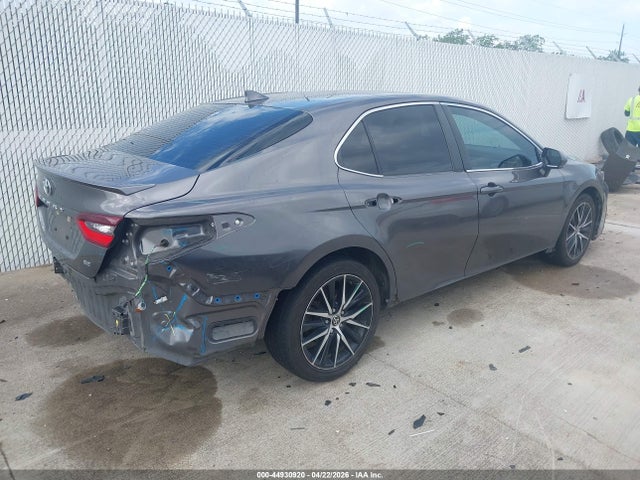 44930920 :رقم المزاد ، 4T1G11AK3NU672129 vin ، 2022 Toyota Camry Se مزاد بيع