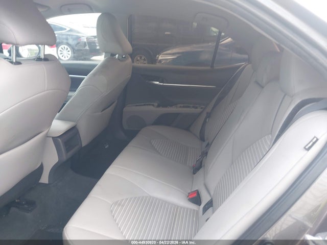 44930920 :رقم المزاد ، 4T1G11AK3NU672129 vin ، 2022 Toyota Camry Se مزاد بيع
